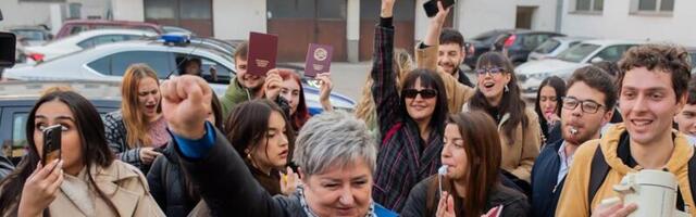 Studenti ušli u Skupštinu Niša, ministarka prosvete prekinula raspravu i izašla