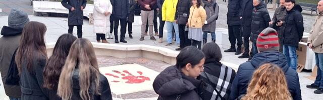 Petnaestominutna tišina kod mozaik mape grada Vranja FOTO/VIDEO