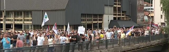 Poruke sa protesta “Srbijo, Užice te zove“: Niko nije pobedio narod!