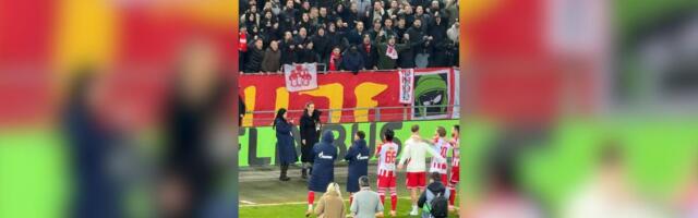 "Zvezda šampion, Olimpijakos!" se ori stadionom Šturma, navijači ne puštaju igrače nakon velike pobede