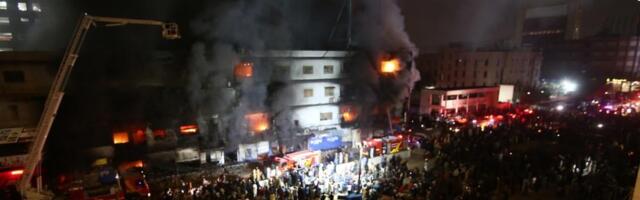 U požaru u tržnom centru u Pakistanu, šestoro poginulo