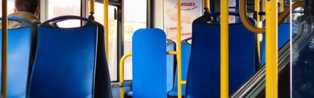 MLADIĆ I DEVOJKA PRETILI VOZAČU GSP PIŠTOLJEM I NOŽEM Drama na Voždovcu, tražili mu da upravljaju autobusom, nastao opšti haos