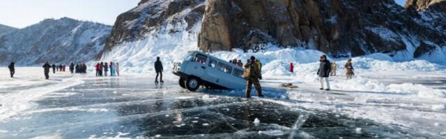 JEZIVA TRAGEDIJA! Osam osoba poginulo kada je džip propao kroz led: Među stradalima i dete (14), spasioci izvlače tela sa dna!