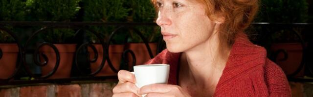 Naše mame nisu išle na škole roditeljstva, pile su kafu i odmarale posle posla: Kako smo odrastali bez straha