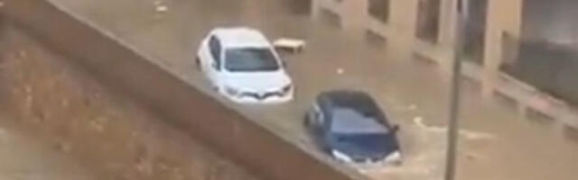 Obilne kiše potopile delove grada: Dramatični prizori iz Skoplja, krizni štab na nogama (VIDEO)