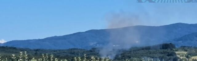 Čitaoci javljaju: Požar iznad Velikog Trnjana