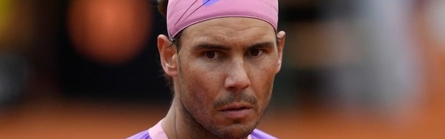 Nadal izgubio set pa se izvukao, Fonjini diskvalifikovan