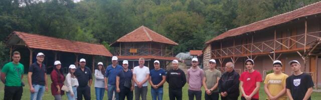 Brošura „Mladi u agrobiznisu“