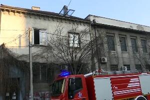 Пожар у Јужном булевару у Београду, две особе превезене на ВМА