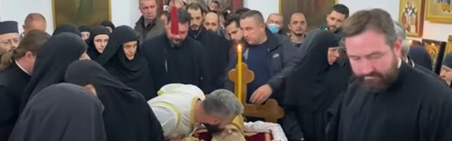Sahrana mitropolita Amfilohija u nedelju, patrijarh služi liturgiju