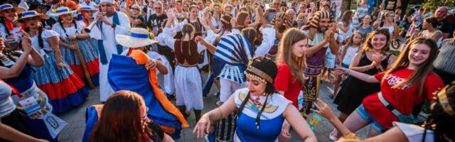 Zajedničkim kolom svih učesnika zatvoren “Etnofest“ (FOTO)