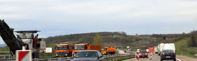 Obustavljen saobraćaj na dve raskrsnice u Bogatiću i više lokalnih puteva u Srbiji