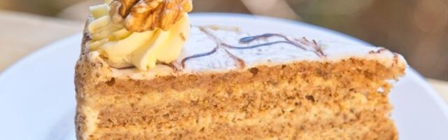 Esterhazi torta - čuveni mađarski desert: Raskošna i sočna poslastica koja obara s nogu