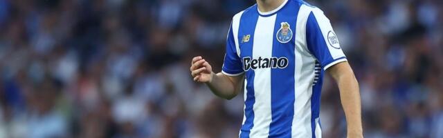 BIZARNO - OVAKAV AUTOGOL NIKADA NISTE VIDELI! Planeta bruji o potezu fudbalera Porta: Pogodio sopstvenu mrežu sa POLOVINE TERENA! (VIDEO)