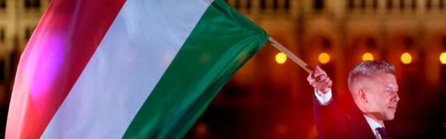 Opšte slavlje u Budimpešti: Peter Mađar sa zastavom ušao u masu, obraća se naciji (VIDEO, FOTO)