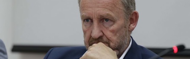 “Inzko skinuo hipoteku genocida s vrata časnijem dijelu srpskog naroda”