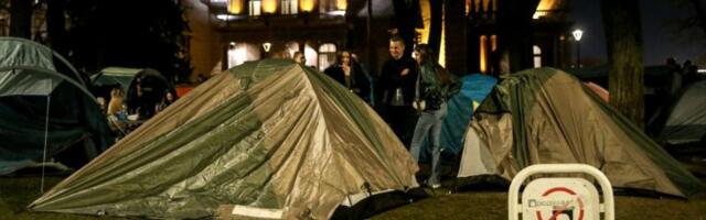 Studenti i građani prošli pored kontra-studenata: Ovako je izgledao susret (VIDEO)