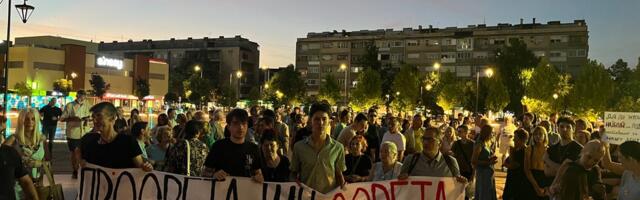 Protest „Prosveta ili osveta“ održan u Leskovcu, studenti iz Vlasotinca pozvali da se priključe projektu lustracije u obrazovanju