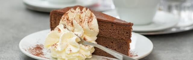Najkremastija torta sa plazmom: Gosti će biti oduševljeni
