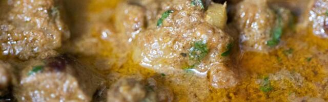 Goveđi gulaš na bliskoistočni način: Recept za sočno meso sa krompirom i korijanderom