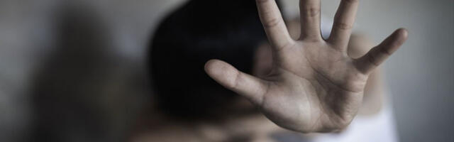 DEVOJČICA (7) PRIJAVILA ZLOSTAVLJANJE, UHAPŠEN RADNIK ŠKOLE! Horor u Vučitrnu!