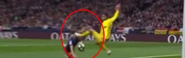 UZNEMIRUJUĆE! Najjeziviji udarac u Ligi šampiona ove sezone, Fermin dobio kopačku glavu, krv lila po terenu