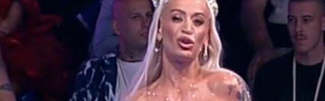 Sve oči uprte u nju! Cirkoni po telu, kosa do struka i minić: Voditeljka Elite raspametila publiku večeras