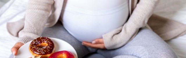 Zašto trudnica ne sme da jede za dvoje: Istraživanja ističu opasnost prejedanja u drugom stanju