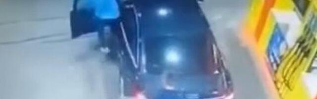 NEVEROVATAN POKUŠAJ KRAĐE VOZILA! Iskoristio nepažnju vozača na benzinskoj pumpi! UMALO I ŽENU DA UKRADE (VIDEO)
