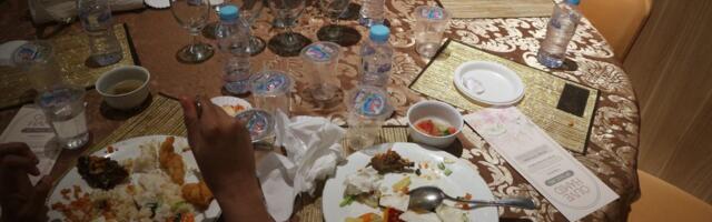 Na svadbi ponestalo deserta, a onda je krenula opšta makljaža! Letele pesnice i stolice, sve je snimljeno