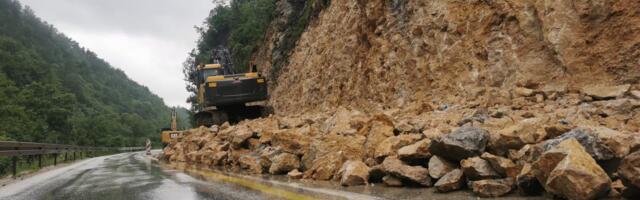 JPPS: Na pojedinim deonicama ima snega do pet centimetara, učestali odroni kod Zaječara