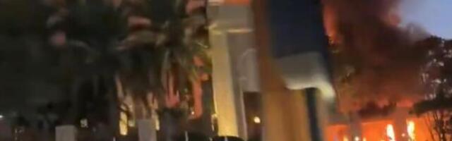 GAĐAJU I BURDŽ KALIFU? Eksplozije i plamen razaraju centar Dubaija, narod u panici - pogledajte kako kamikaza udara