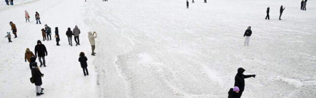 Немци заглављени на леду у Балтичком мору спасени после СОС сигнала