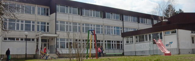 Starijeg učenika pretukli u školskom toaletu u Bojniku, pa nastavili s pretnjama smrću – SVI NEMOĆNI?!