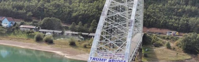 Nad Gazivodama osvanuo "Trampov most“, Srbi mu zahvaljuju što je "doneo mir"