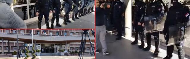 Protest građana u KG: Policija intervenisala, opozicija ometa sednice (VIDEO)
