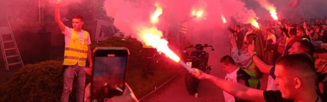 "Ko ne skače, taj je Ćaci": Beogradski sindikat nastupa u Sremskoj Mitrovici (FOTO/VIDEO)