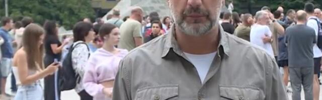 NAPETO u Kraljevu: Protest u centru, naprednjaci se okupili ispred prostorija SNS (VIDEO)