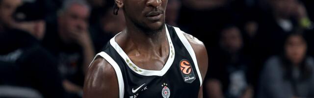 JEDINI MU SKANDIRAO, PA NA PITANJE O NJEMU ZANEMEO: Bonga nije želeo da govori o Obradoviću!