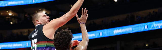 Jokiću pocepana ruka: Jeziva slika posle meča šokirala planetu (FOTO)