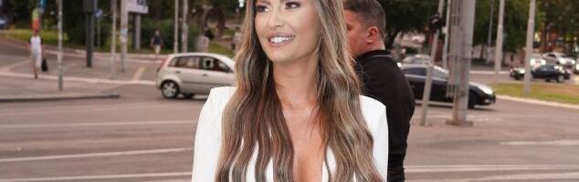 Rani radovi Ane Radulović - Pevači se otimali oko nje