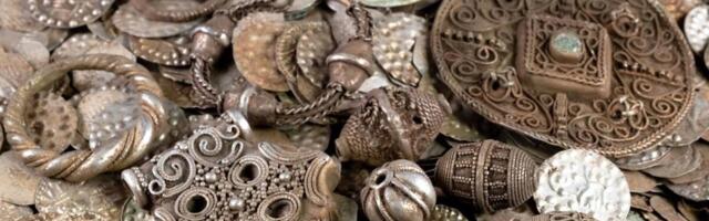 Kako da srebrni nakit ponovo zablista? Top 5 načina za čišćenje, od kečapa do alu folije