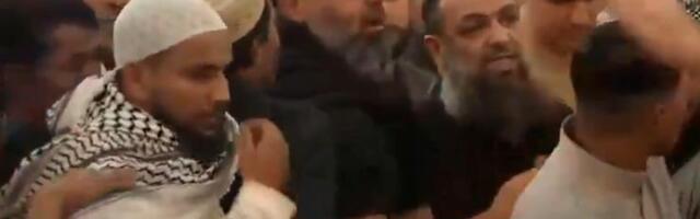 "ZAŠTO JE ON OVDE, IZBACITE GA ODAVDE, SRAMOTA!" Australijski premijer IZVIŽDAN u džamiji! (VIDEO)
