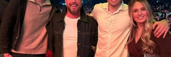 AVRAMOVIĆ I BOBAN RAJOVIĆ NAPRAVILI HAOS KOD ČOLE NA KONCERTU: Isplivale slike, atmosfera za pamćenje (FOTO)