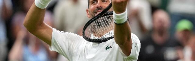 Novak u novom terminu napada polufinale Vimbldona protiv Ože-Alijasima