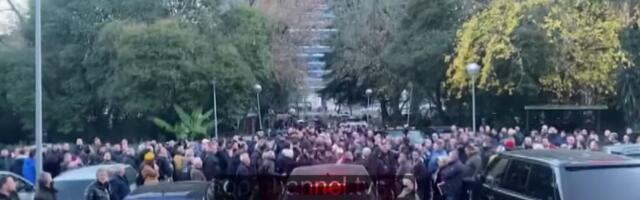 Protest u Tirani protiv Otvorenog Balkana i dolaska Vučića, predvodio ga Beriša