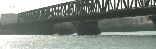 DRAMA ISPOD PANČEVAČKOG MOSTA U toku potraga za osobom koja je ušla u železnički tunel: Nadležne ekipe pretražuju s obe strane!