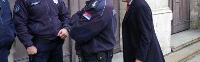 I ADVOKAT POLITIČARA ĐOKIĆA PRIZNAO: Potpuno je nesporno što je policija ušla i pretresla Rektorat, to što su uradili je legalno!