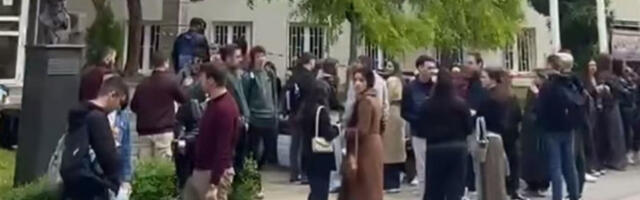 Нови испад блокадера: заузели Медицински факултет, јер су изгубили на студентским изборима