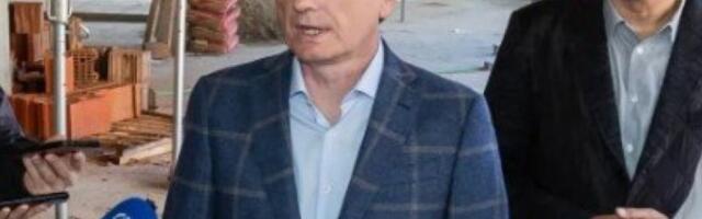 SJAJNE VESTI! Država ulaže 295 miliona dinara: Gradonačelnik Bakić i ministar Glišić obišli radove u subotičkoj OŠ "Đuro Salaj"! (FOTO)